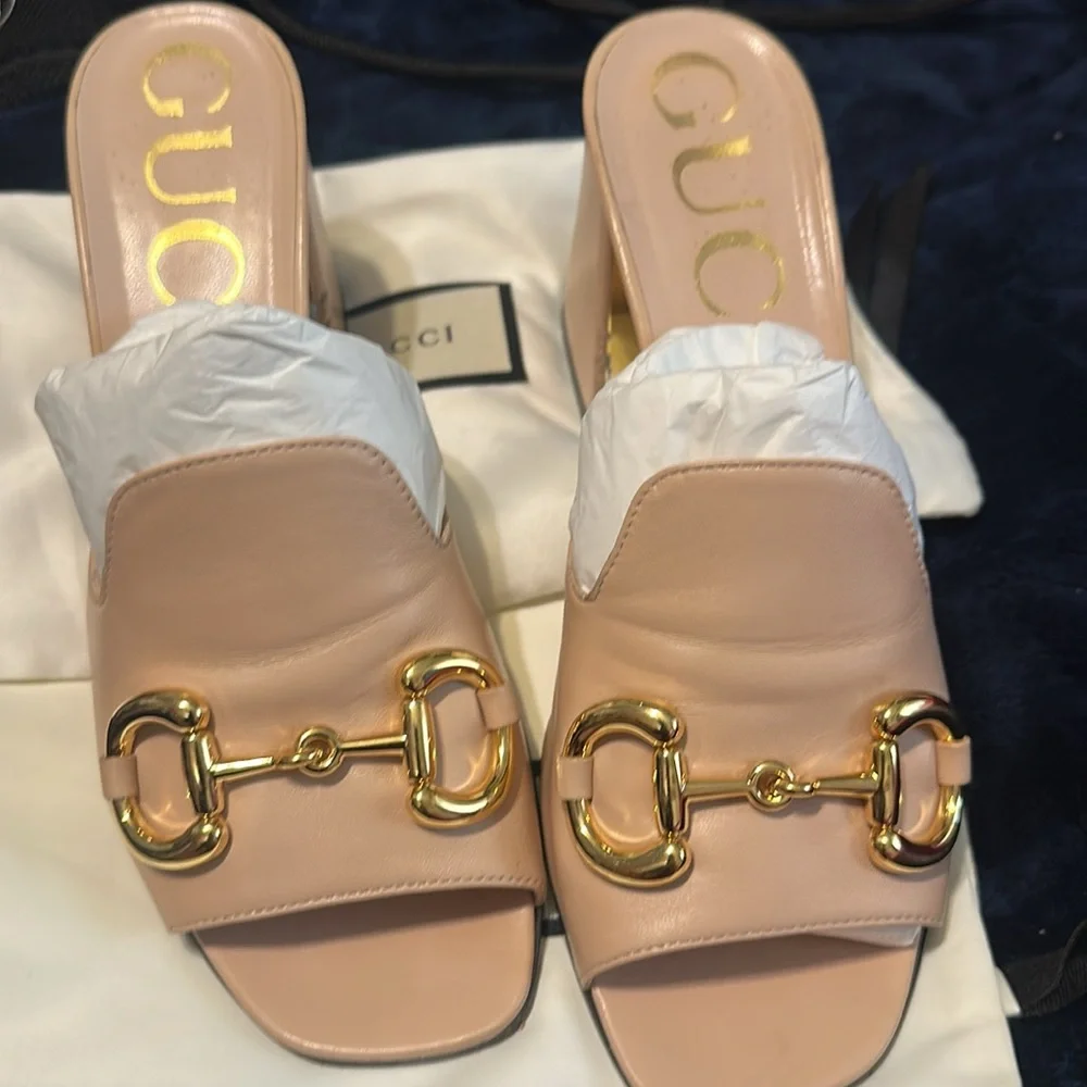 Gucci horsebit Women's 
Beige Leather Mules - Picture 3 of 16